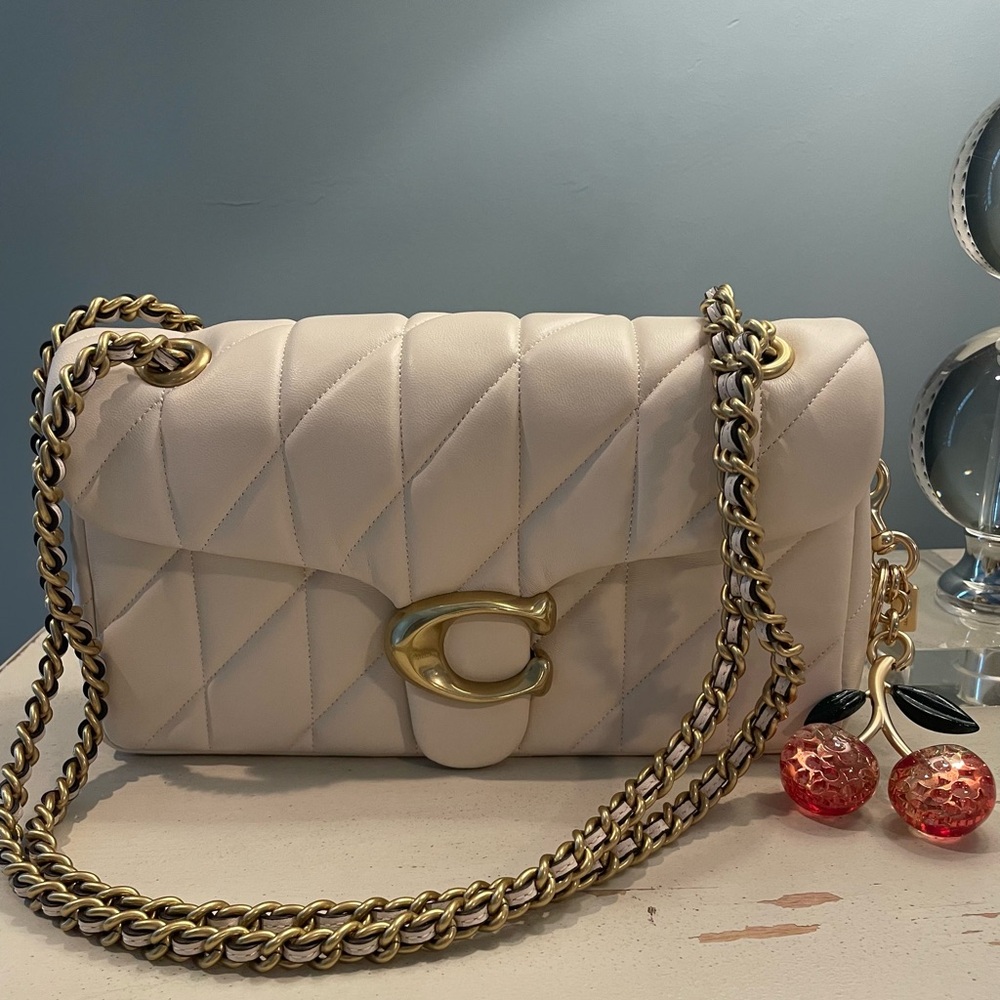 Coach quilted Tabby 26 white